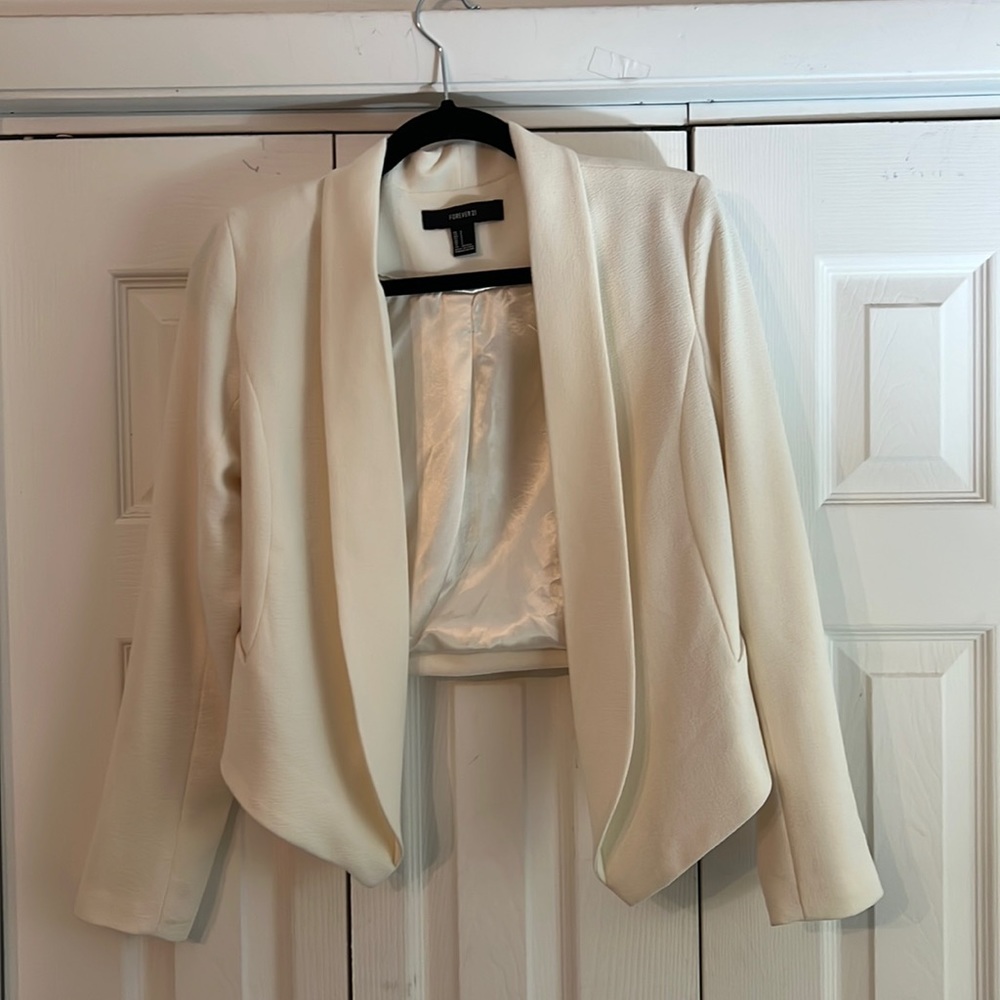 Creme cropped blazer